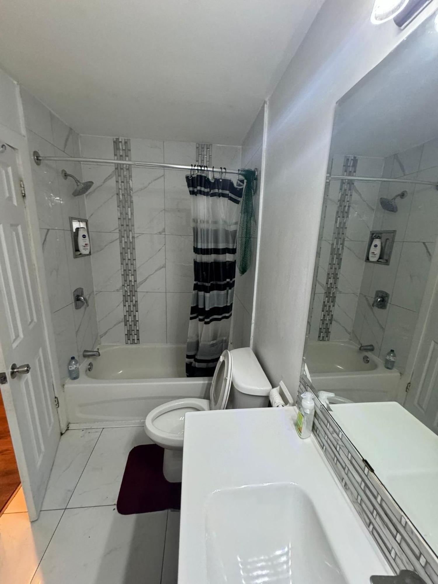 28 Bingham Road Hotel Brampton Luaran gambar